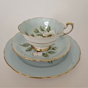 very rare vintage Paragon Double Warrant Dogwood tea cup trio